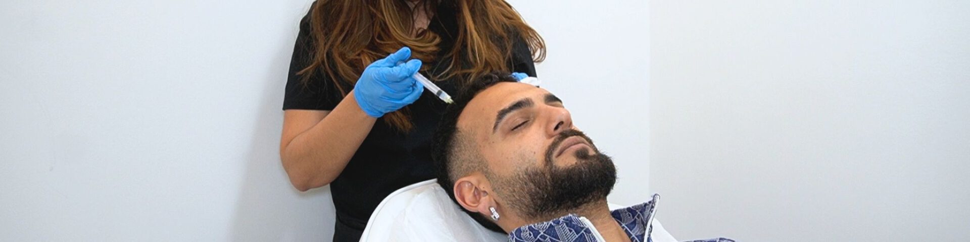 Tratamiento Capilar Hombre Manuel Cortes en Clínica Capilar Velázquez